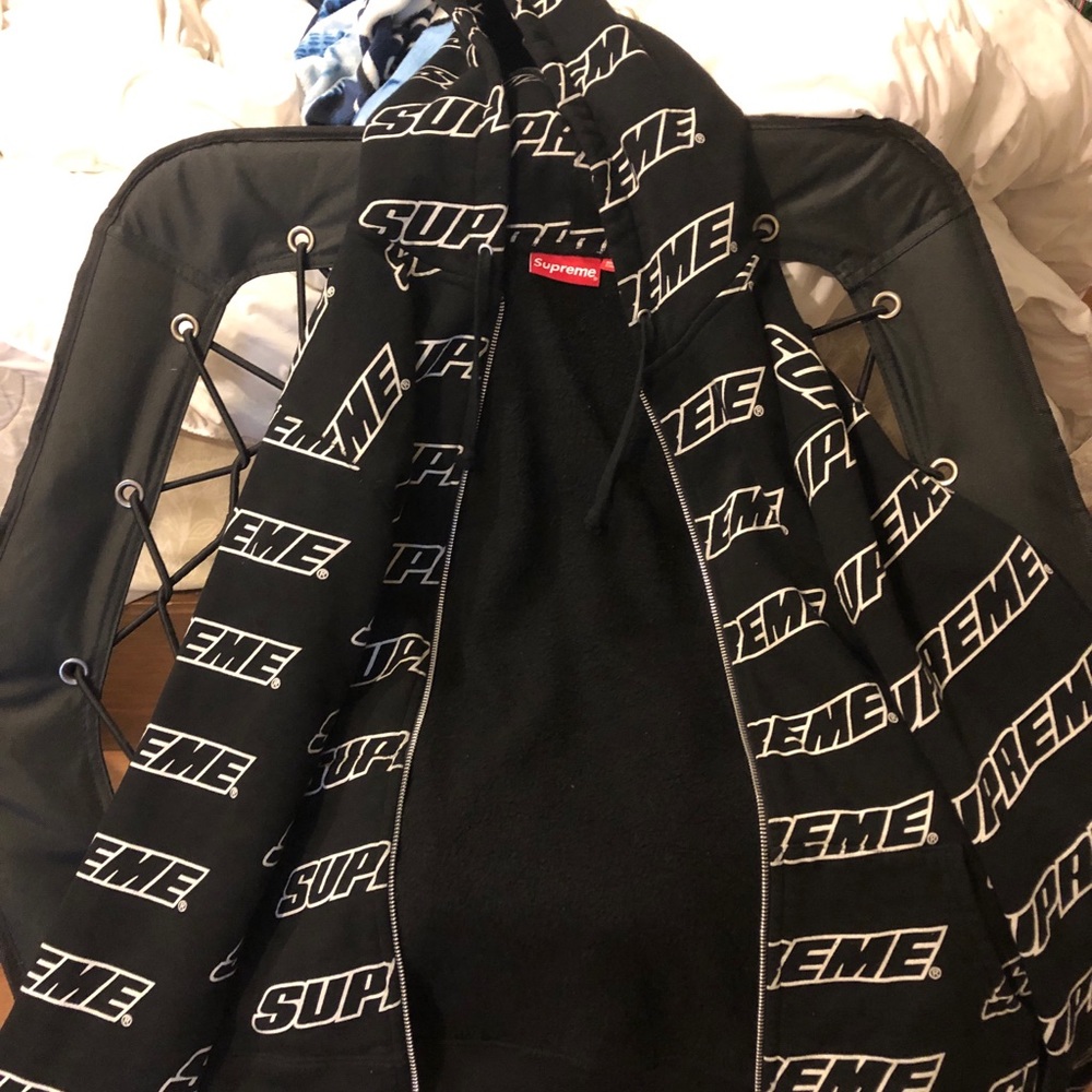 Supreme repeat - Picture 3 of 6